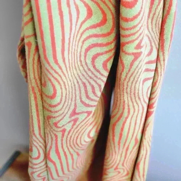 Beautiful! Pull & Bear Printed Flares - Size XS Dark Lime / Orange Color - Picture 7 of 8